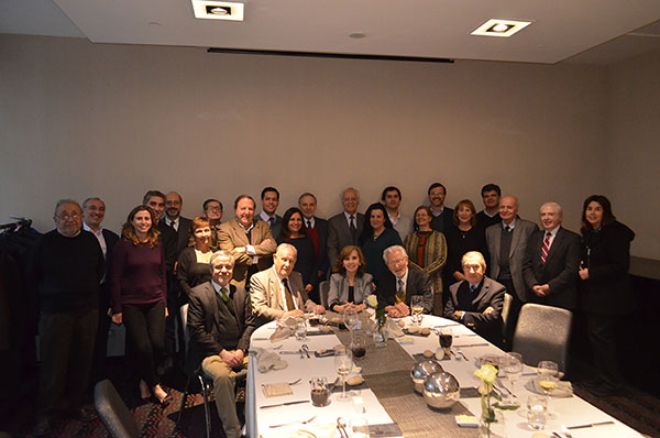 Con un almuerzo de camaradería miembros del  directorio, expresidentes y presidentes de comités,  conmemoraron los 60 años de la Sociedad Chilena de Endocrinología y Diabetes