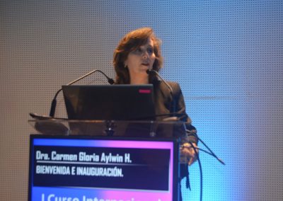 Dra. Carmen Gloria Aylwin, Presidente SOCHED, inaugurando el Primer Curso Internacional de Patología Gonadal.